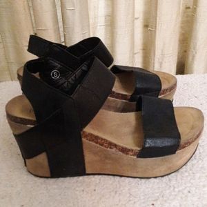 Pierre Dumas Black Wedge Sandals Sz 8